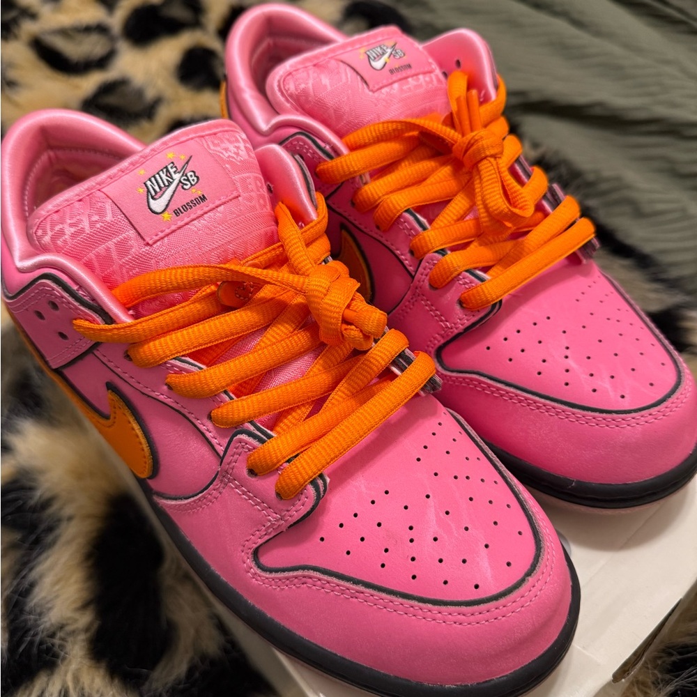 Nike Pink and Orange Low-Top Skate Shoe